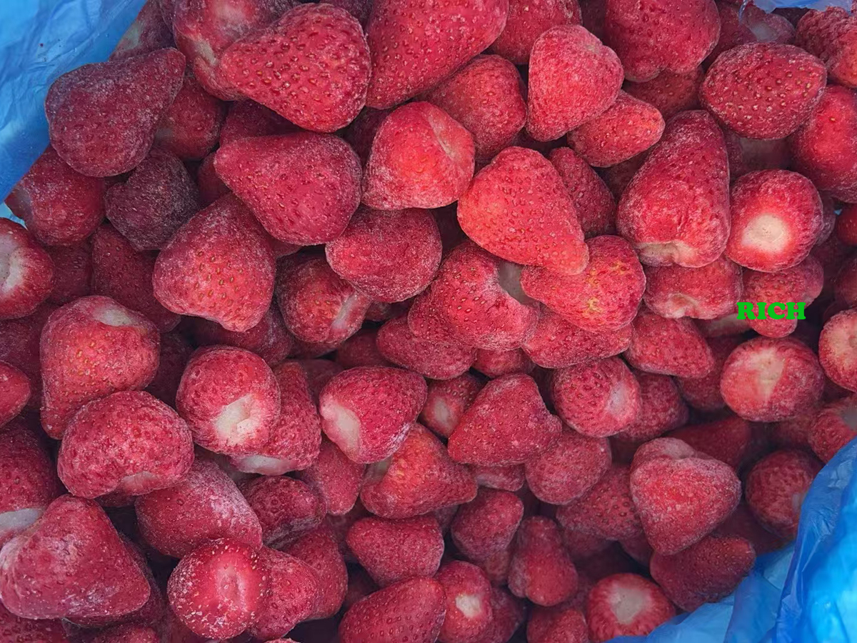 High quality frozen strawberry fruits