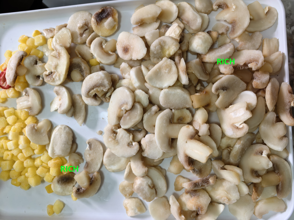 Frozen sliced white mushroom
